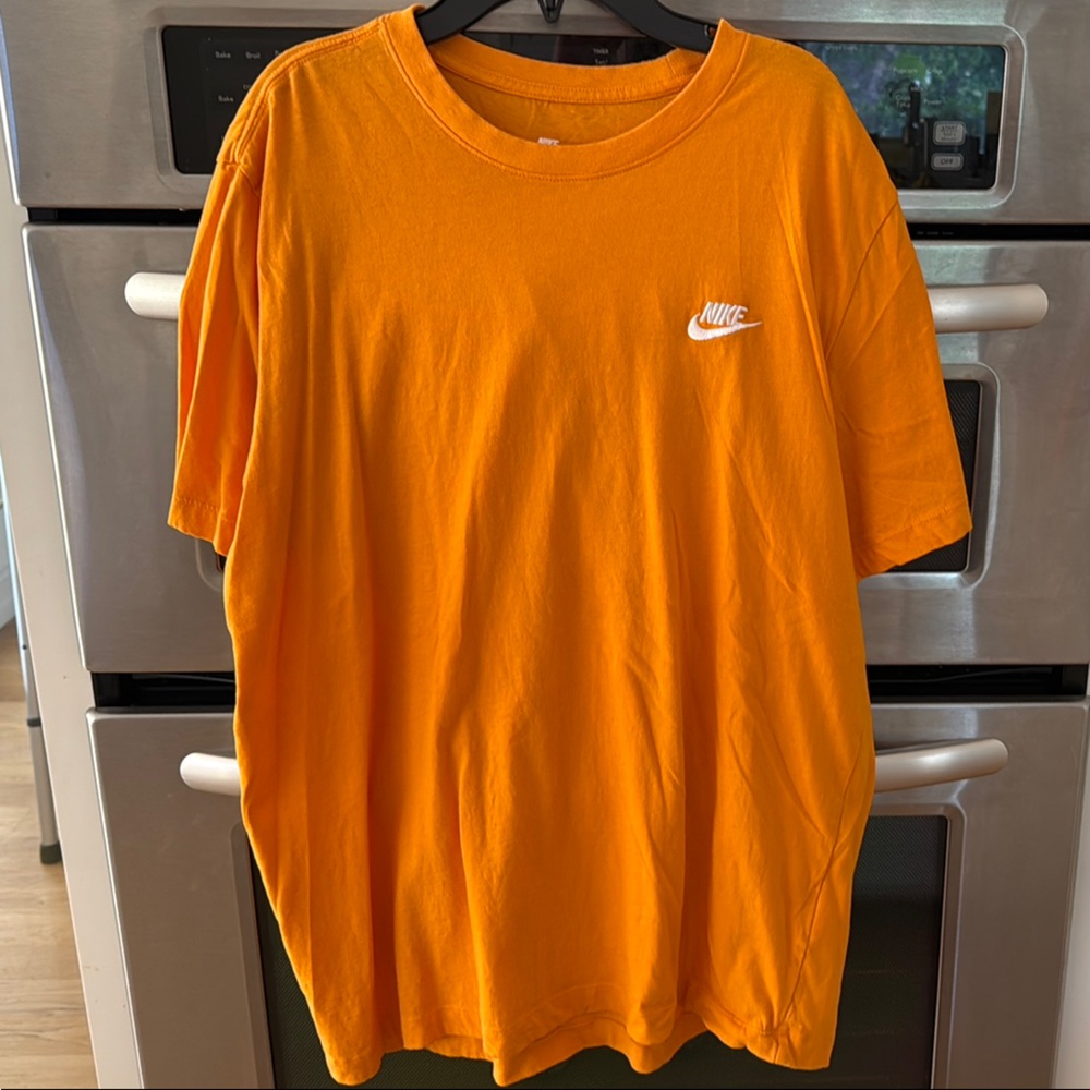 Nike Orange T-Shirt -Men’s size Large like new in great condition